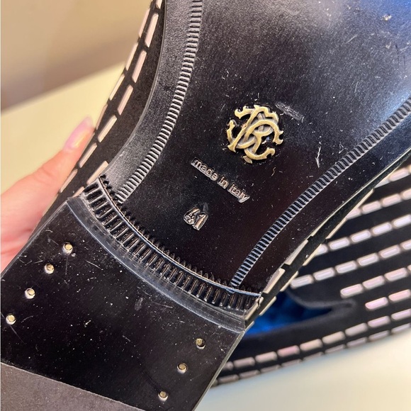 ROBERTO CAVALLI Elegant Black Leather Slip-On Loafers with Cushioned Insole - Picture 6 of 13